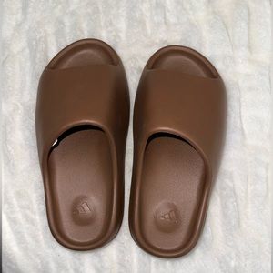 Adidas Yeezy Slides